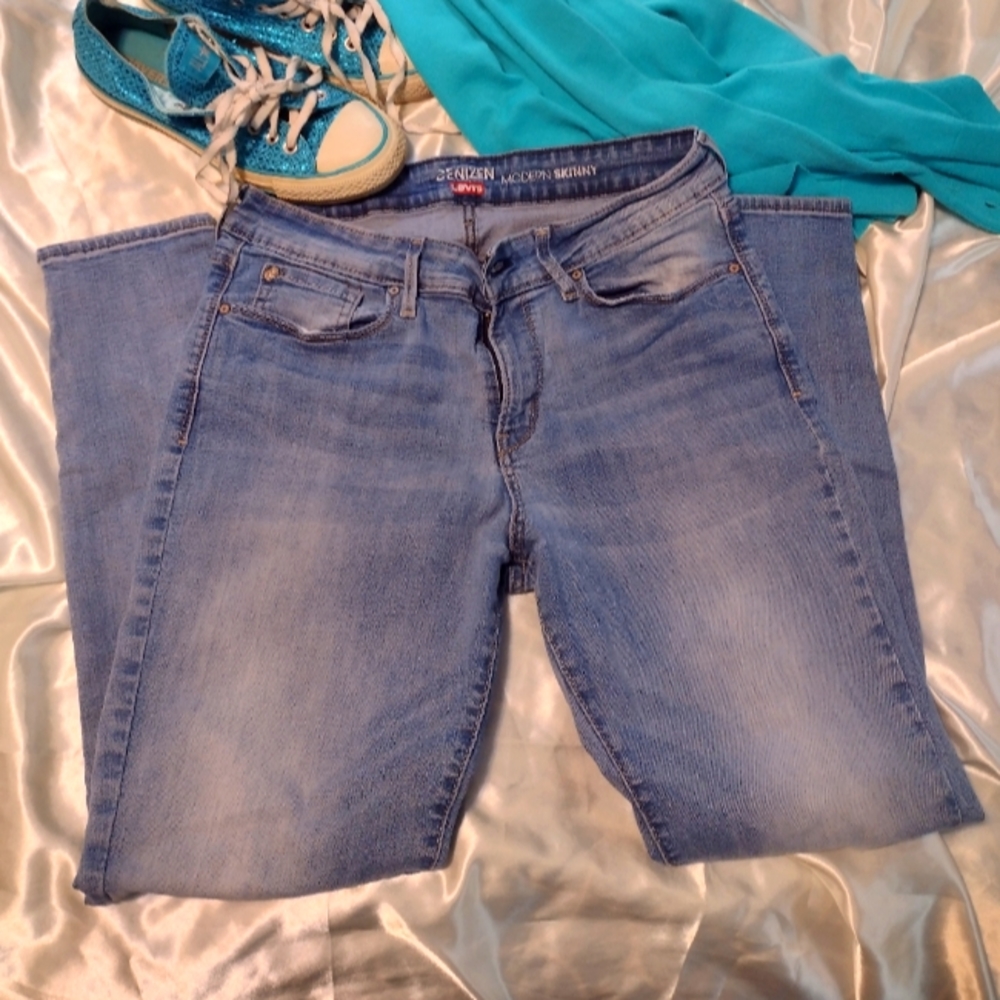 Levi's skinny short ankle jeans size 10